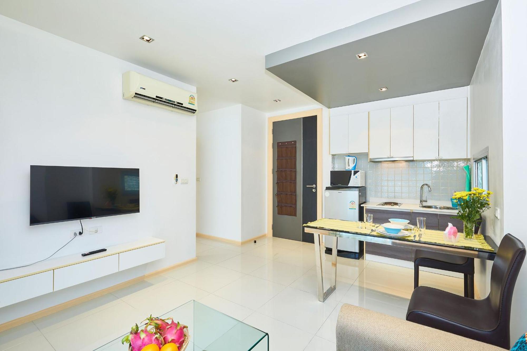 Gallery Condo . 200 M From Jomtien Beach Room photo