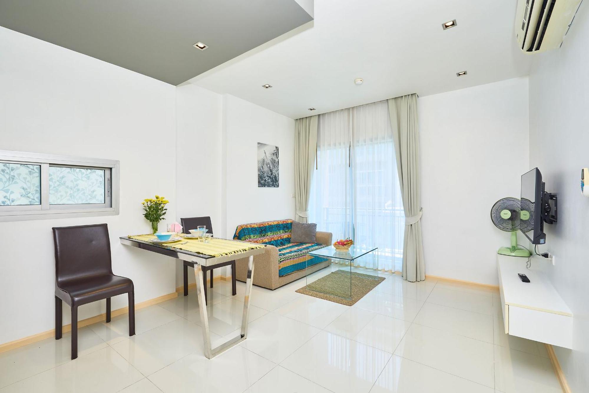 Gallery Condo . 200 M From Jomtien Beach Room photo